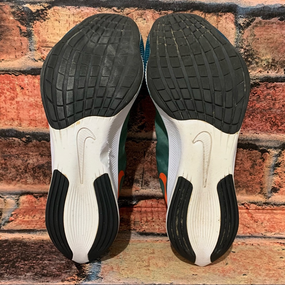 Nike Zook Fly 3 Athletic Shoes 👋🏼 - Picture 9 of 10